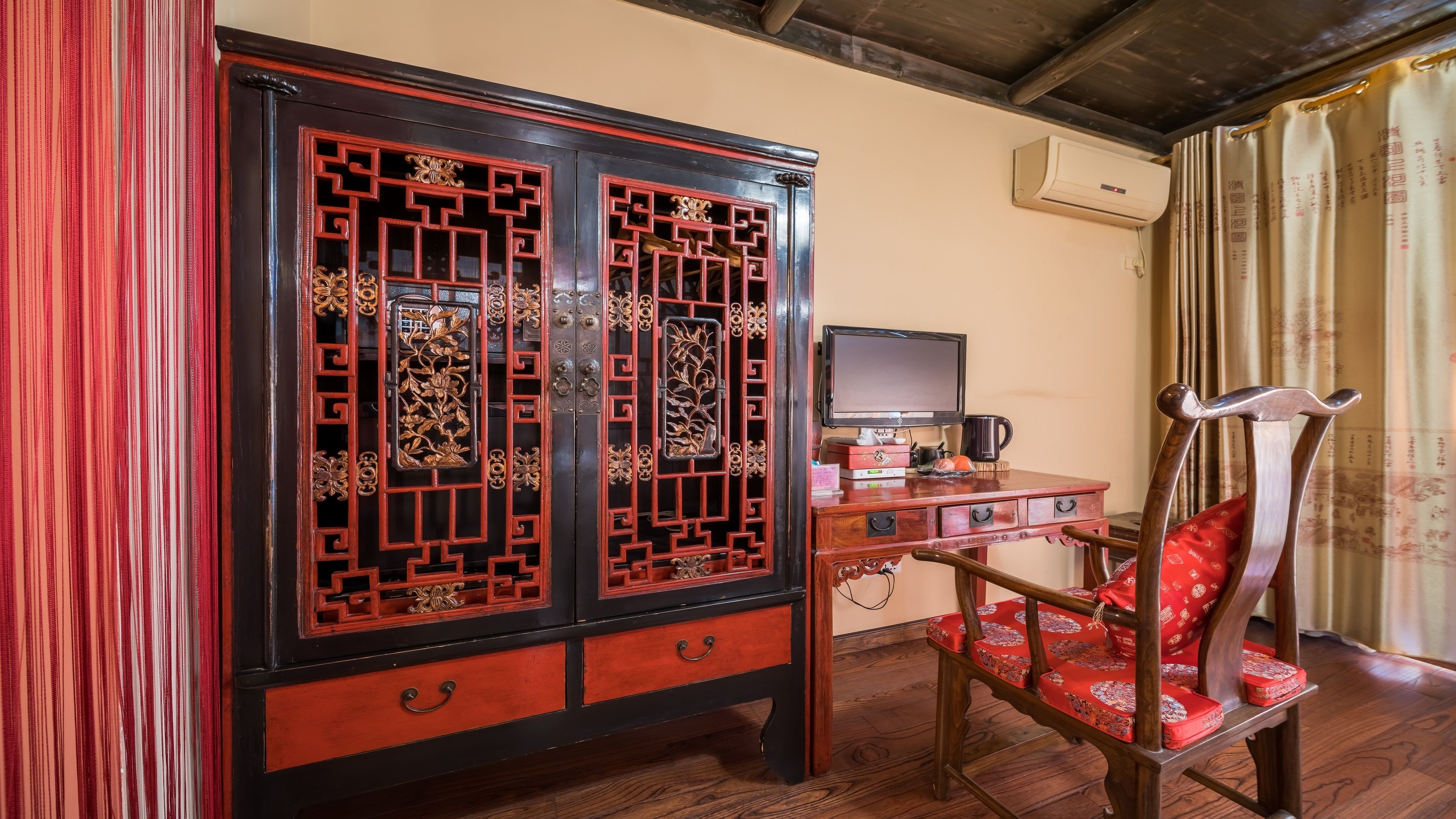 superior suite | 1 bedroom, premium bedding, minibar, in-room safe