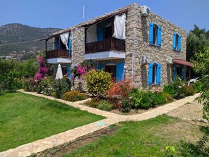 Front of property - Kabuk Ev Pansiyon (Datça)