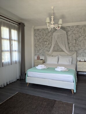 Ropa de cama de alta calidad, colchones Select Comfort y minibar 