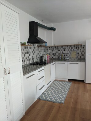 Ropa de cama de alta calidad, colchones Select Comfort y minibar 