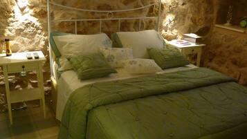 Traditional House, 2 Bedrooms | 2 bedrooms, premium bedding, in-room safe, desk