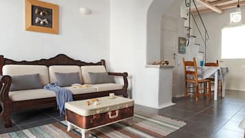 House, 2 Bedrooms (Ageri) | Living area