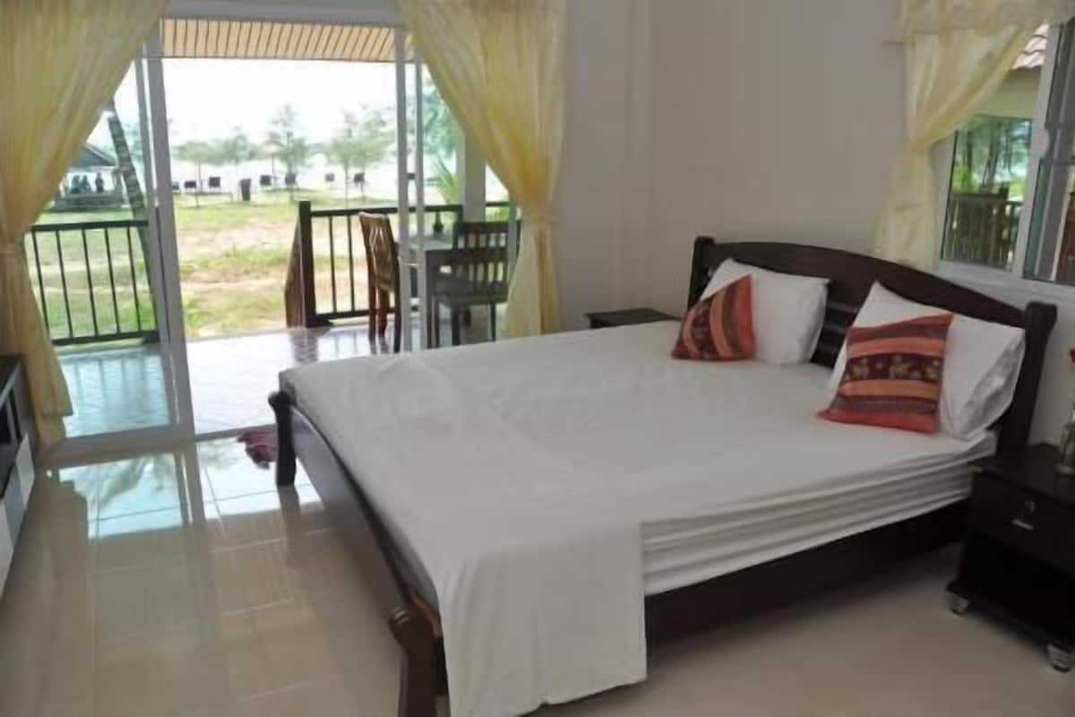 Individually furnished, free WiFi, bed sheets