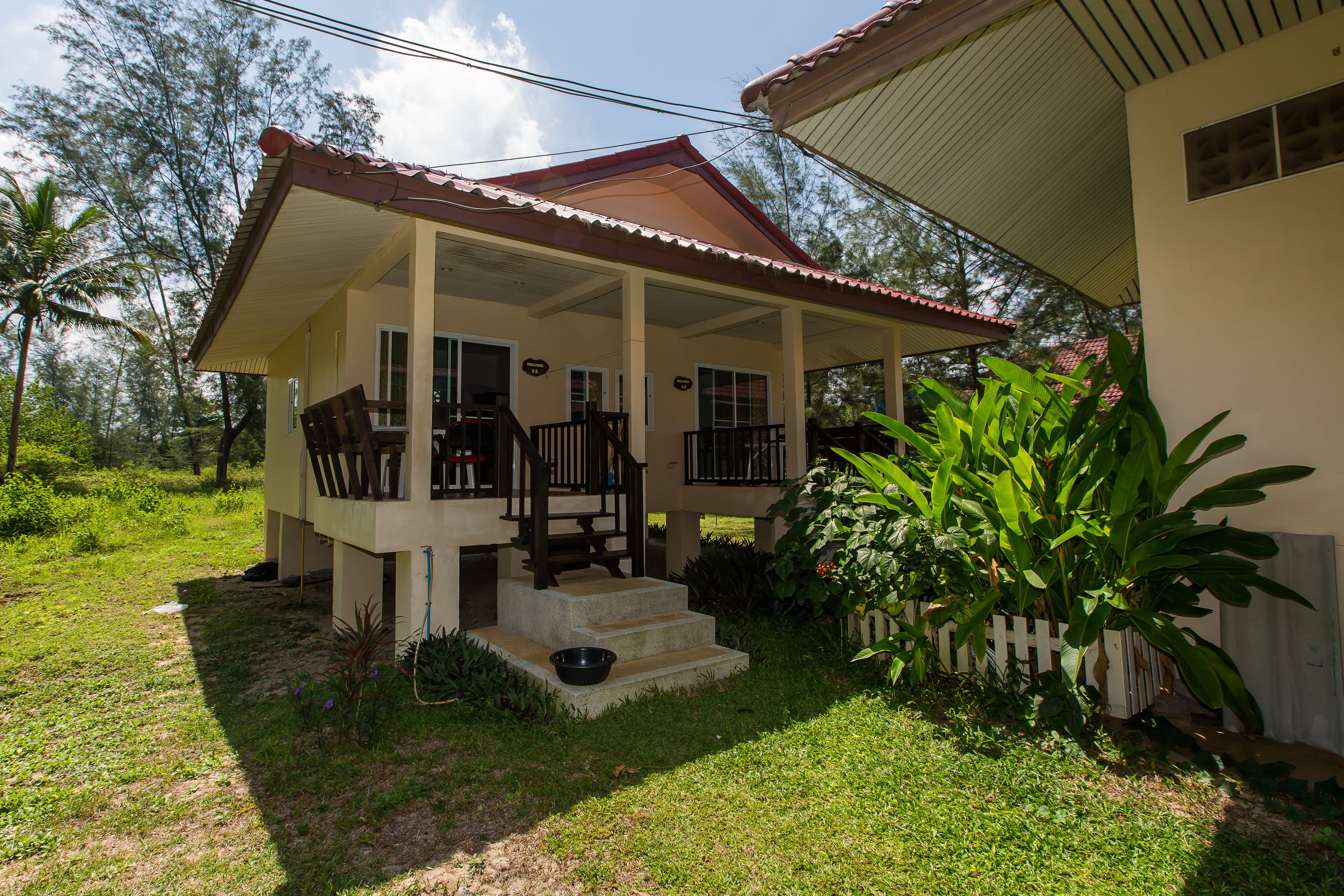partial seaview bungalow | terrace/patio