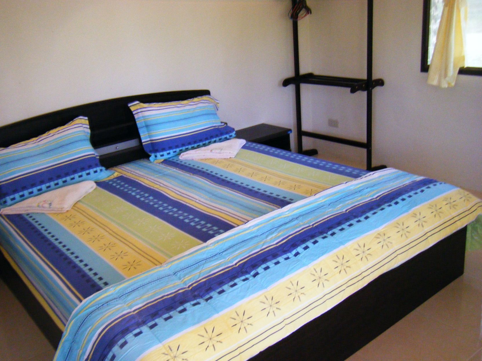 Individually furnished, free WiFi, bed sheets