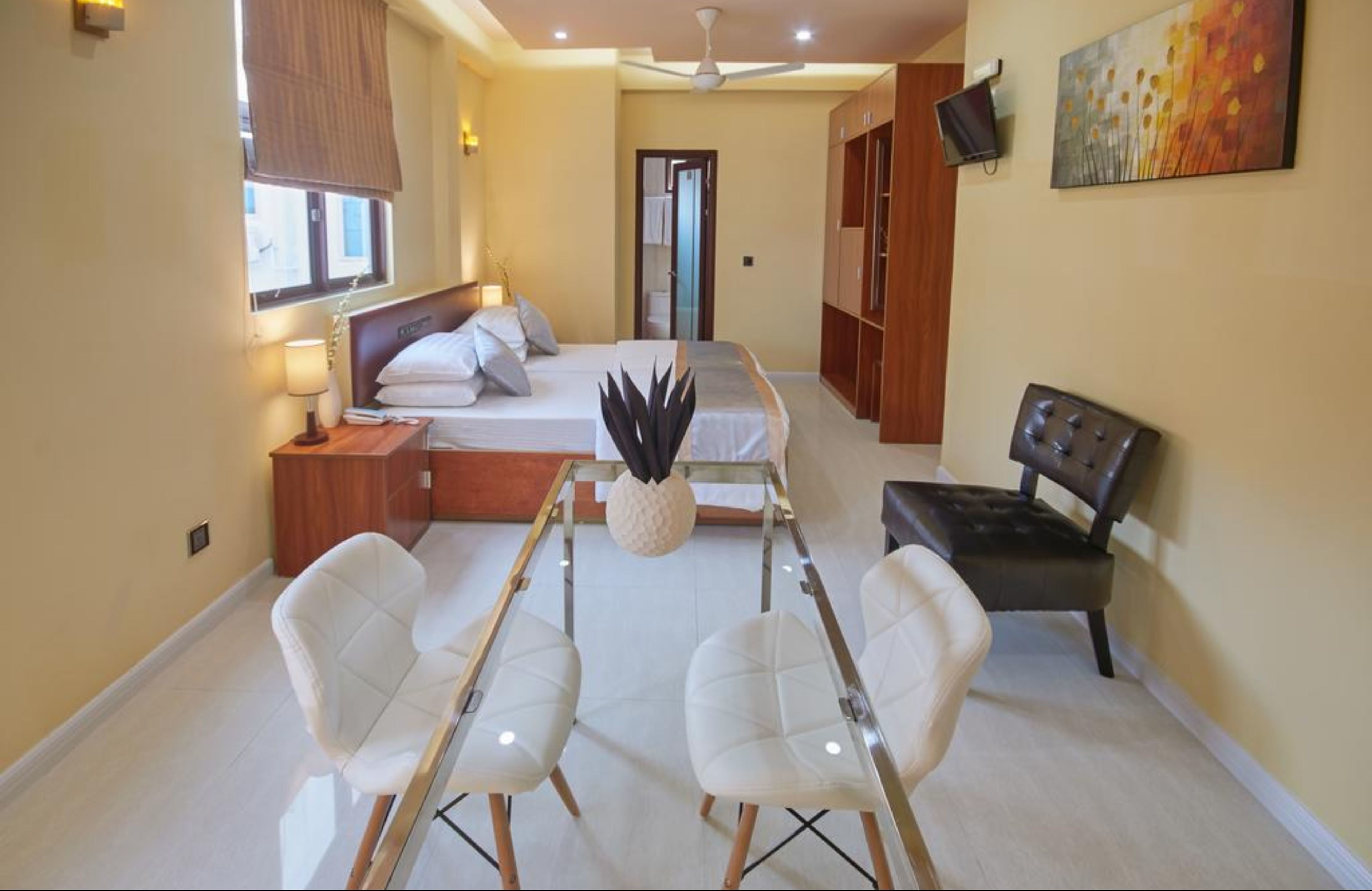 Super Deluxe Room + Free Airport Transfer