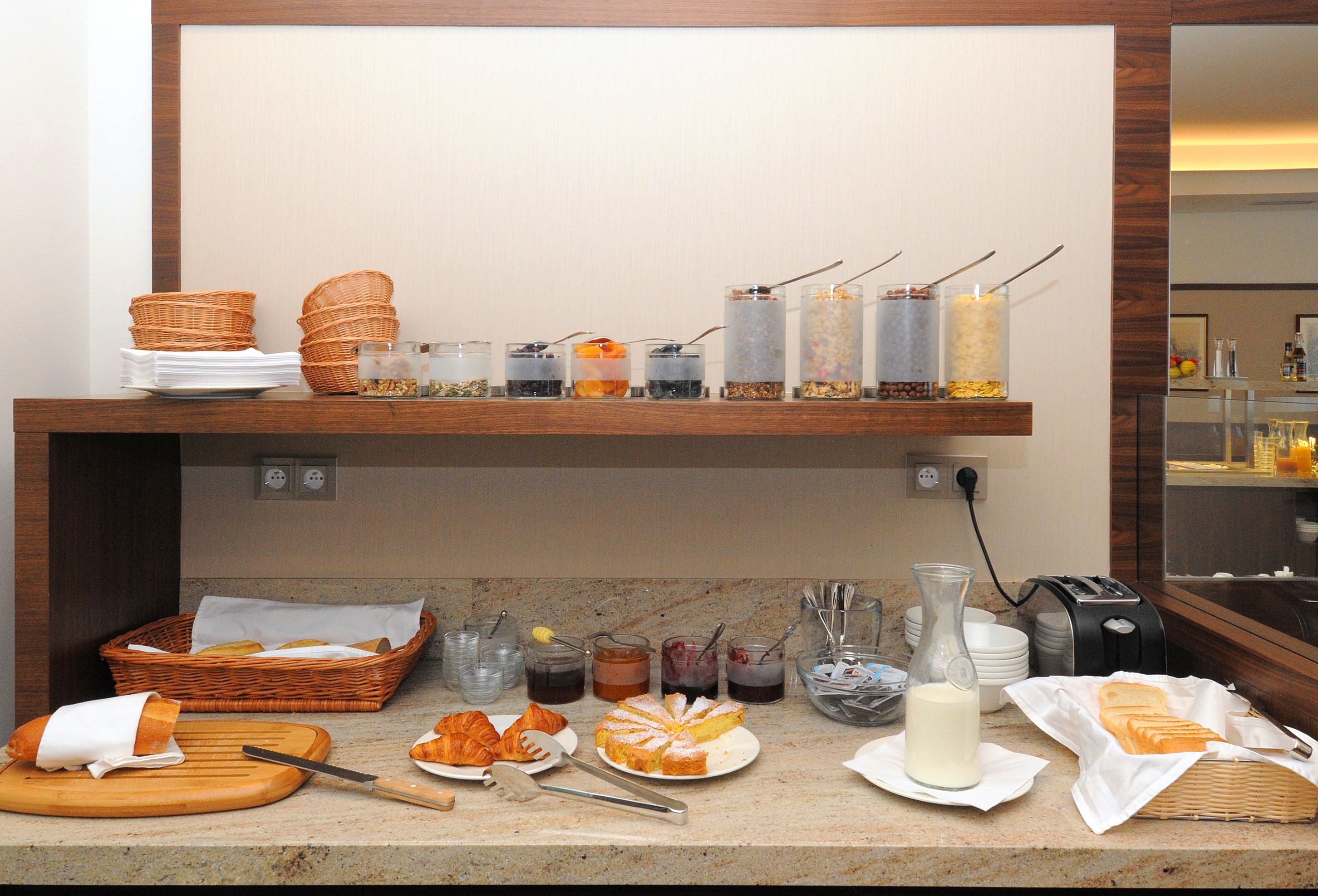 Free daily buffet breakfast