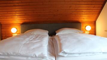 In-room safe, desk, bed sheets