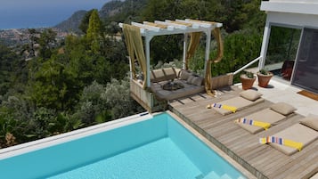 Udendørs pool, liggestole