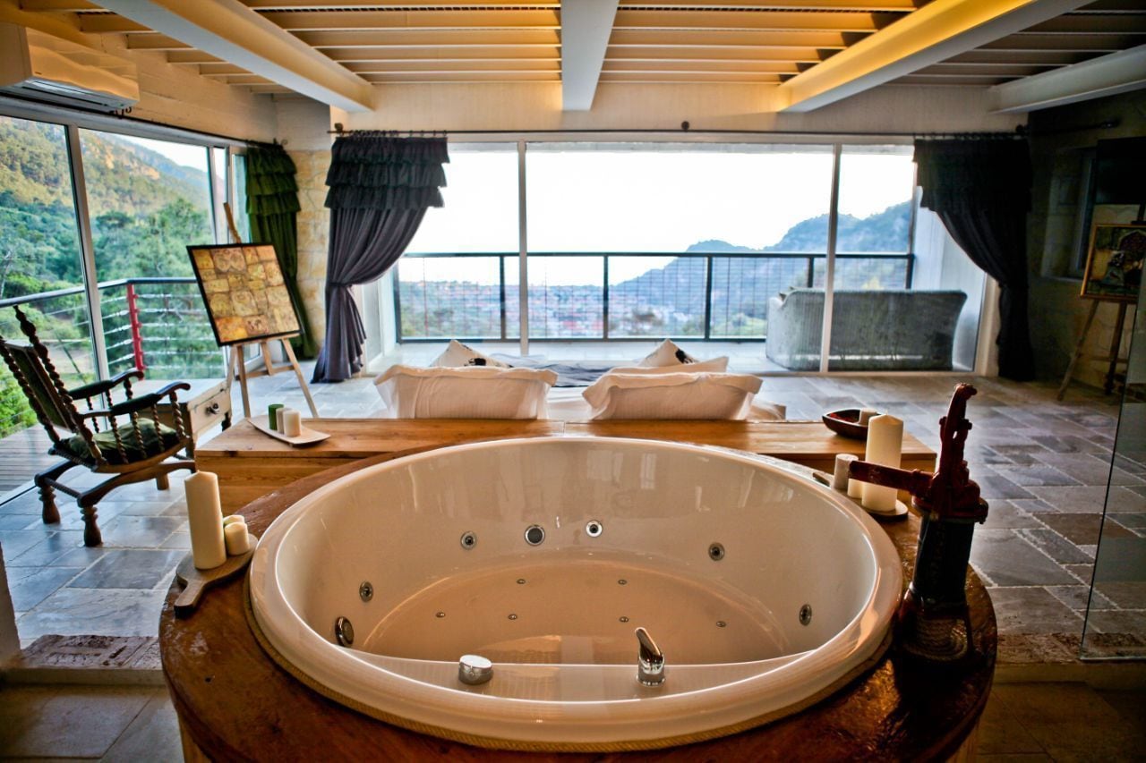 Habitación doble exclusiva | Sábanas de algodón egipcio, ropa de cama de alta calidad y edredón 