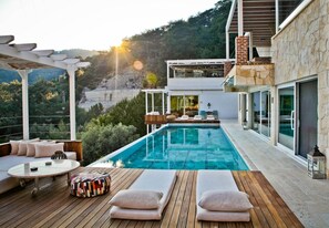 Outdoor pool, pool loungers - Oludeniz Loft Hotel Exclusive - Adults Only (Fethiye)