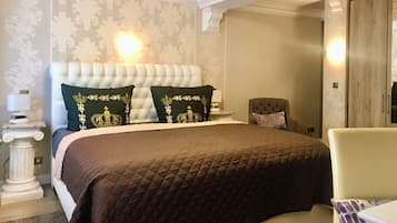 Minibar, Zustellbetten, kostenloses WLAN, Bettwäsche