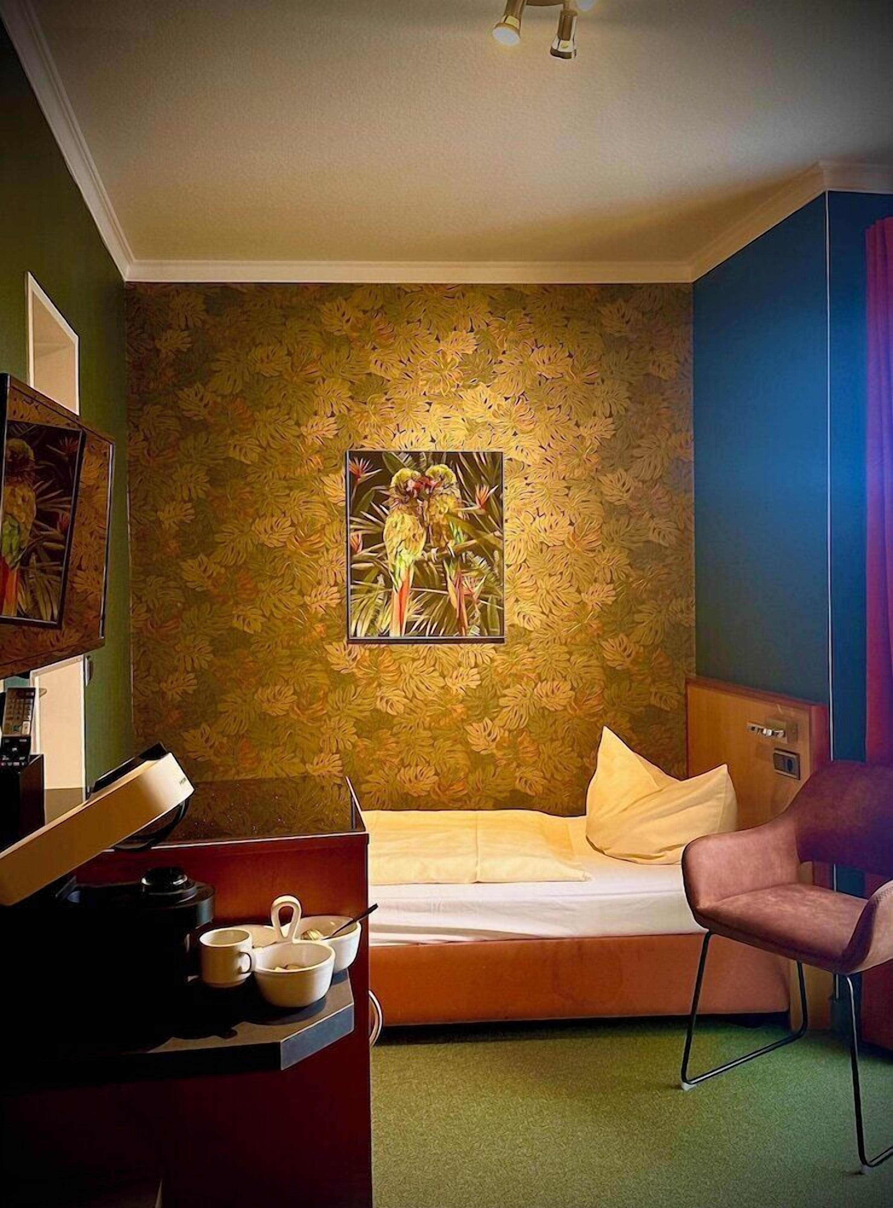 Minibar, camas extra, wifi gratis y ropa de cama 