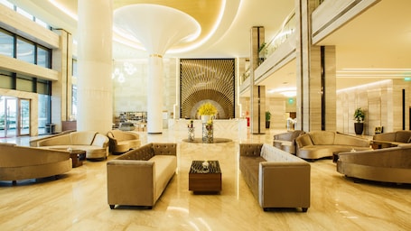 Sala de estar en el lobby. Muong Thanh Luxury Phu Tho Hotel