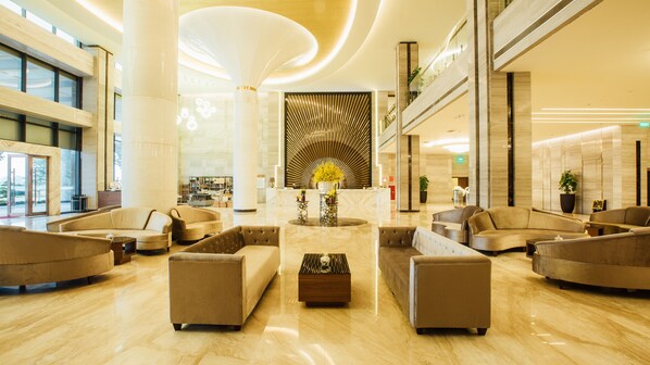 Coin salon dans le hall