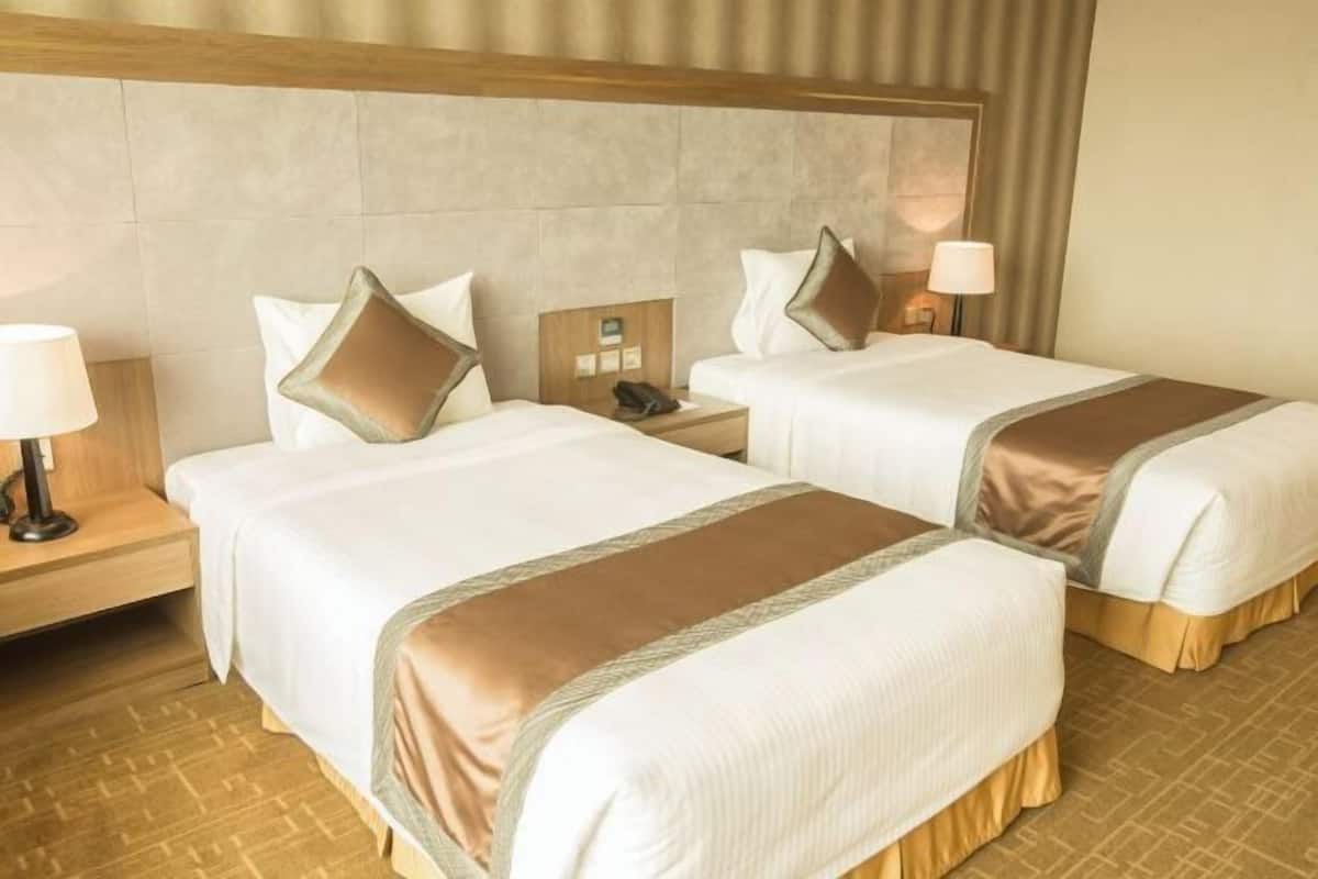Minibar, in-room safe, desk, blackout curtains