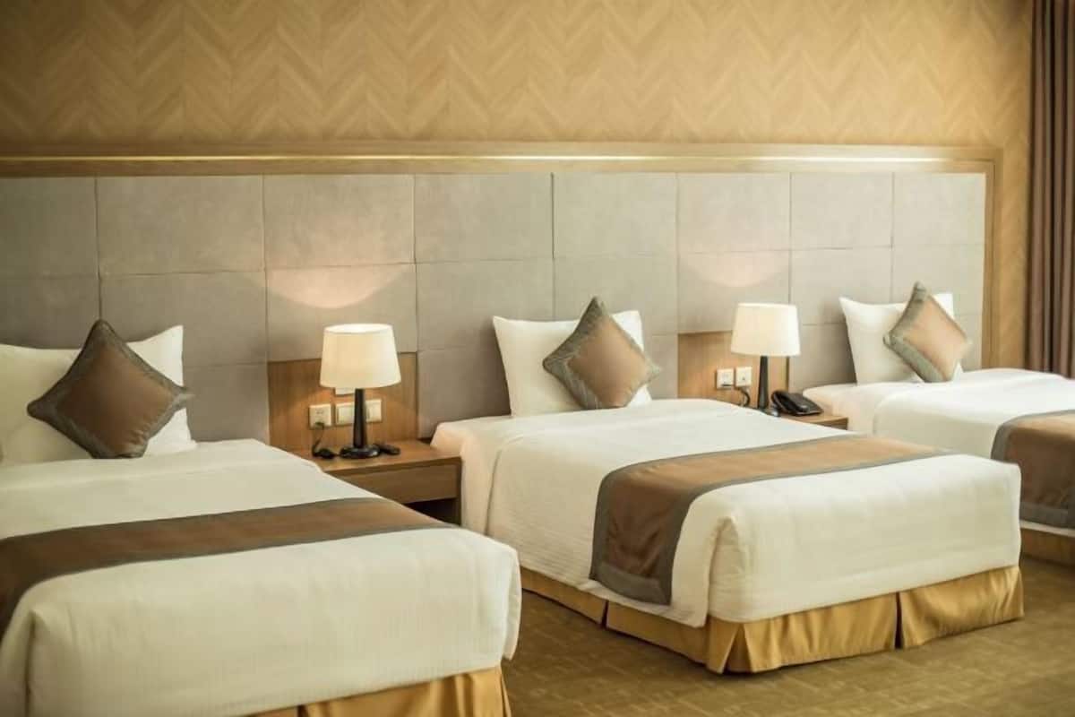 Minibar, in-room safe, desk, blackout curtains