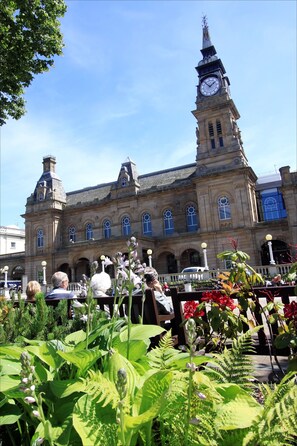 City view - The Warwick Southport (Southport)