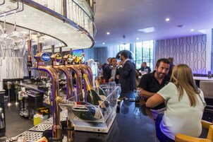Alimentos y bebidas