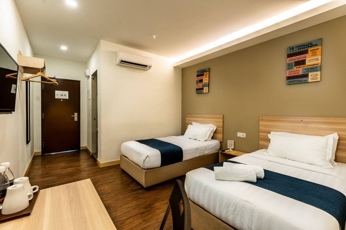 Standard Quadruple Room (With Lift) | Desk, iron/ironing board (on request), WiFi (free), bed sheets