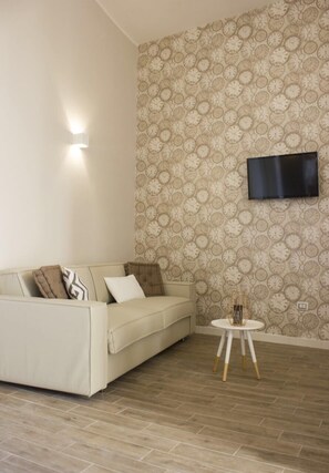 Premium Suite, 1 Bedroom, Balcony, Ocean View | Bathroom shower - La Banchina Holiday Rooms (Trani)