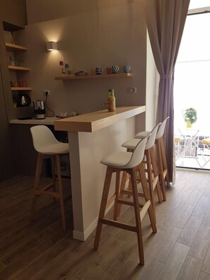 Premium-Suite, 1 Schlafzimmer, Balkon, Meerblick | Dusche im Bad