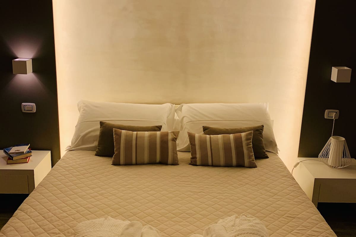 Down duvets, minibar, individually decorated, individually furnished