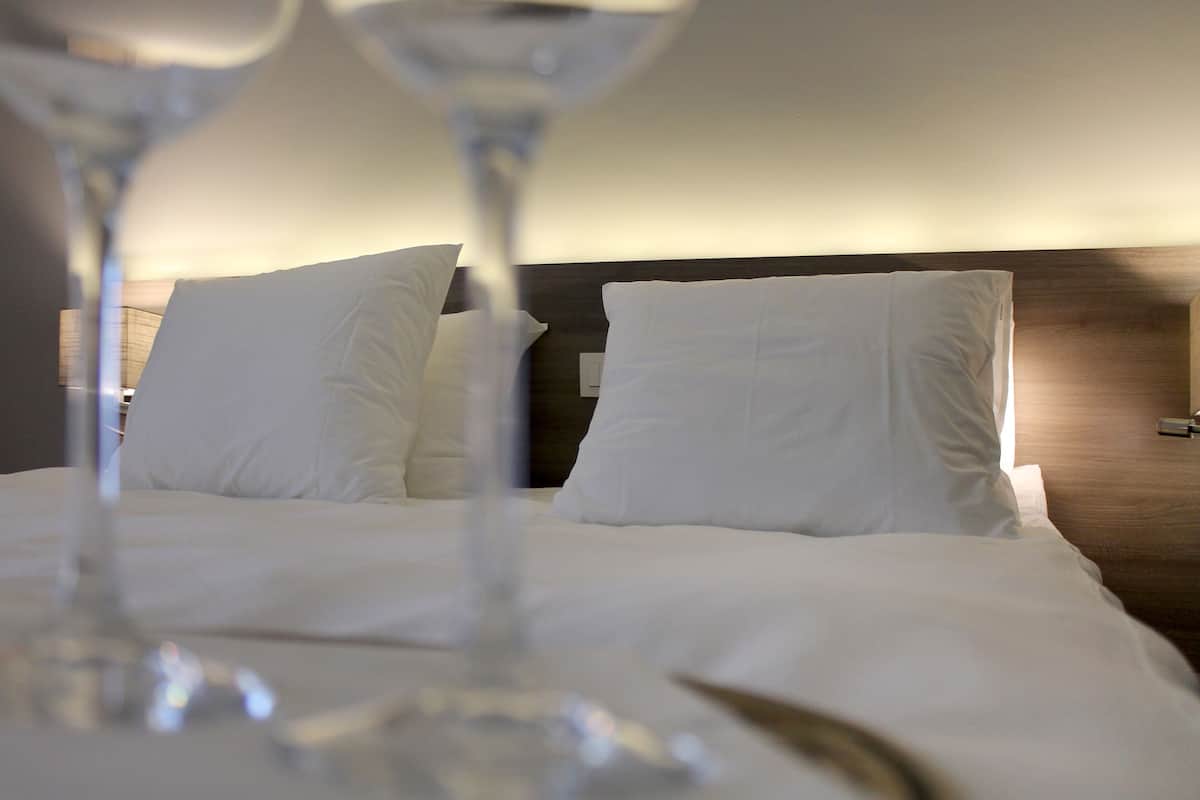 double room | minibar, in-room safe, desk, soundproofing