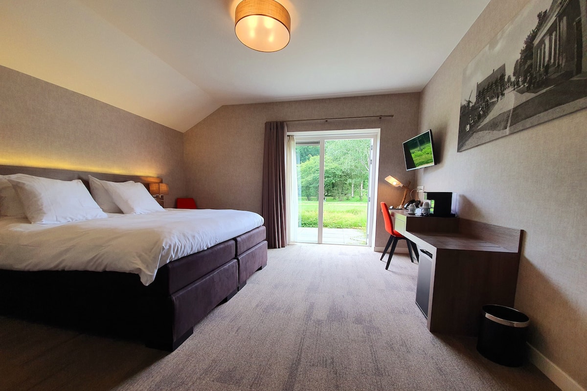 Deluxe Double Room | Minibar, in-room safe, desk, soundproofing