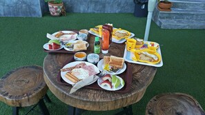Daily cooked-to-order breakfast for a fee
