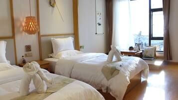 Comfort Twin Room, Hot Tub | In-room safe, desk, blackout drapes, iron/ironing board