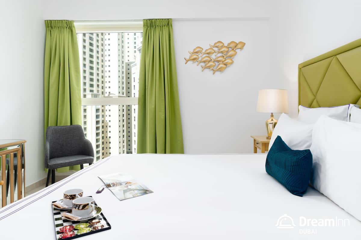 3 bedrooms, in-room safe, individually decorated, individually furnished