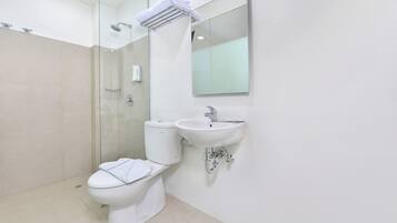 Bruser, gratis toiletartikler, hjemmesko, håndklæder