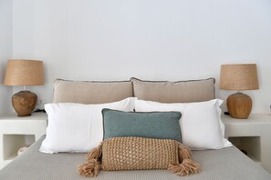 1 bedroom, premium bedding, in-room safe, desk - Thiro Villas Santorini (Santorini)