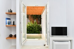 Superior-Villa | 1 Schlafzimmer, hochwertige Bettwaren, Zimmersafe, Schreibtisch