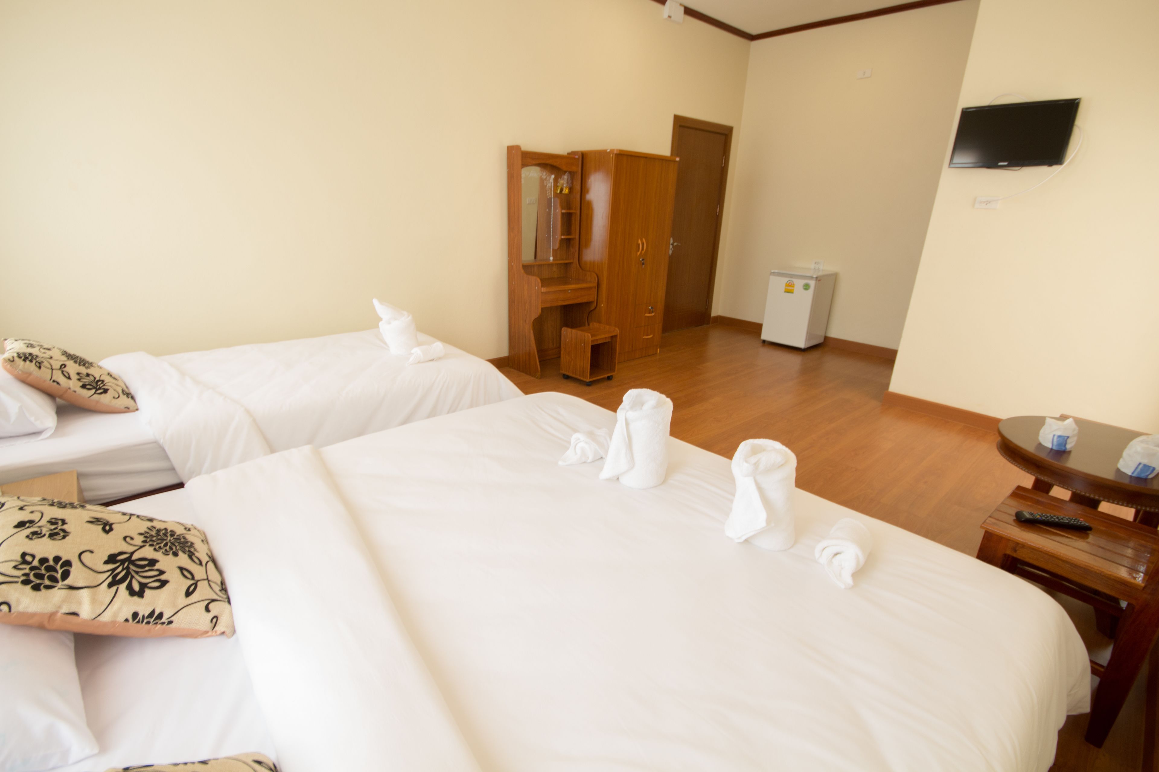 triple room | desk, free wifi