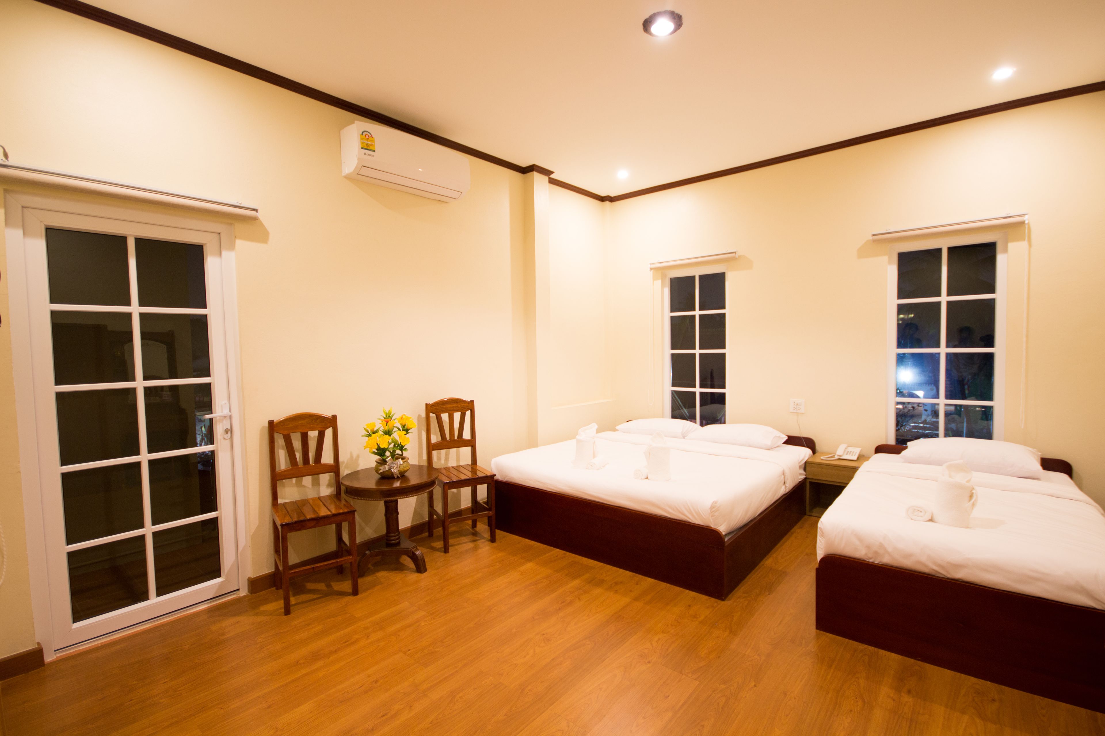 triple room | desk, free wifi