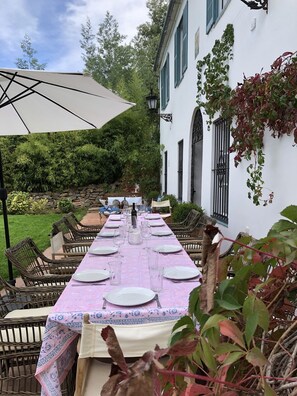 Outdoor dining