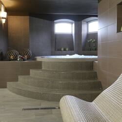 Couples treatment room(s), sauna, hot tub, steam room