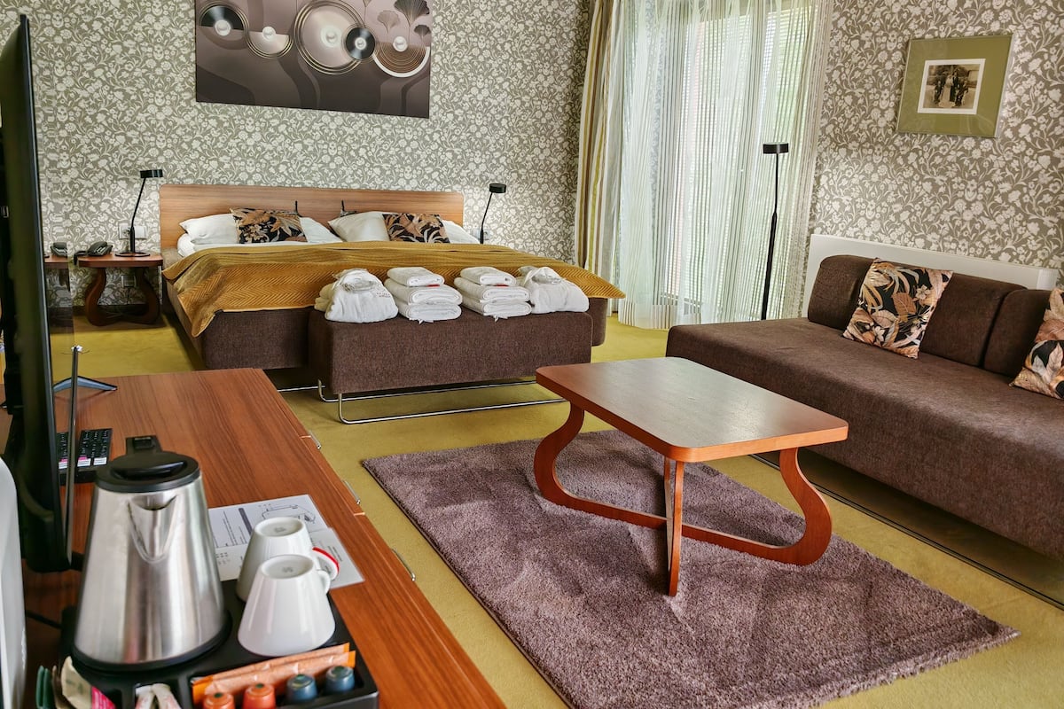 Exclusive Room (Exclusive) | Frette Italian sheets, premium bedding, Select Comfort beds, minibar