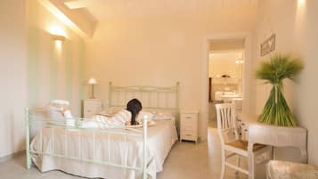 Ropa de cama de alta calidad, edredón, minibar y muebles diferentes