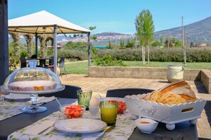 Free daily buffet breakfast - Il Fienile di Assisi (Assisi)