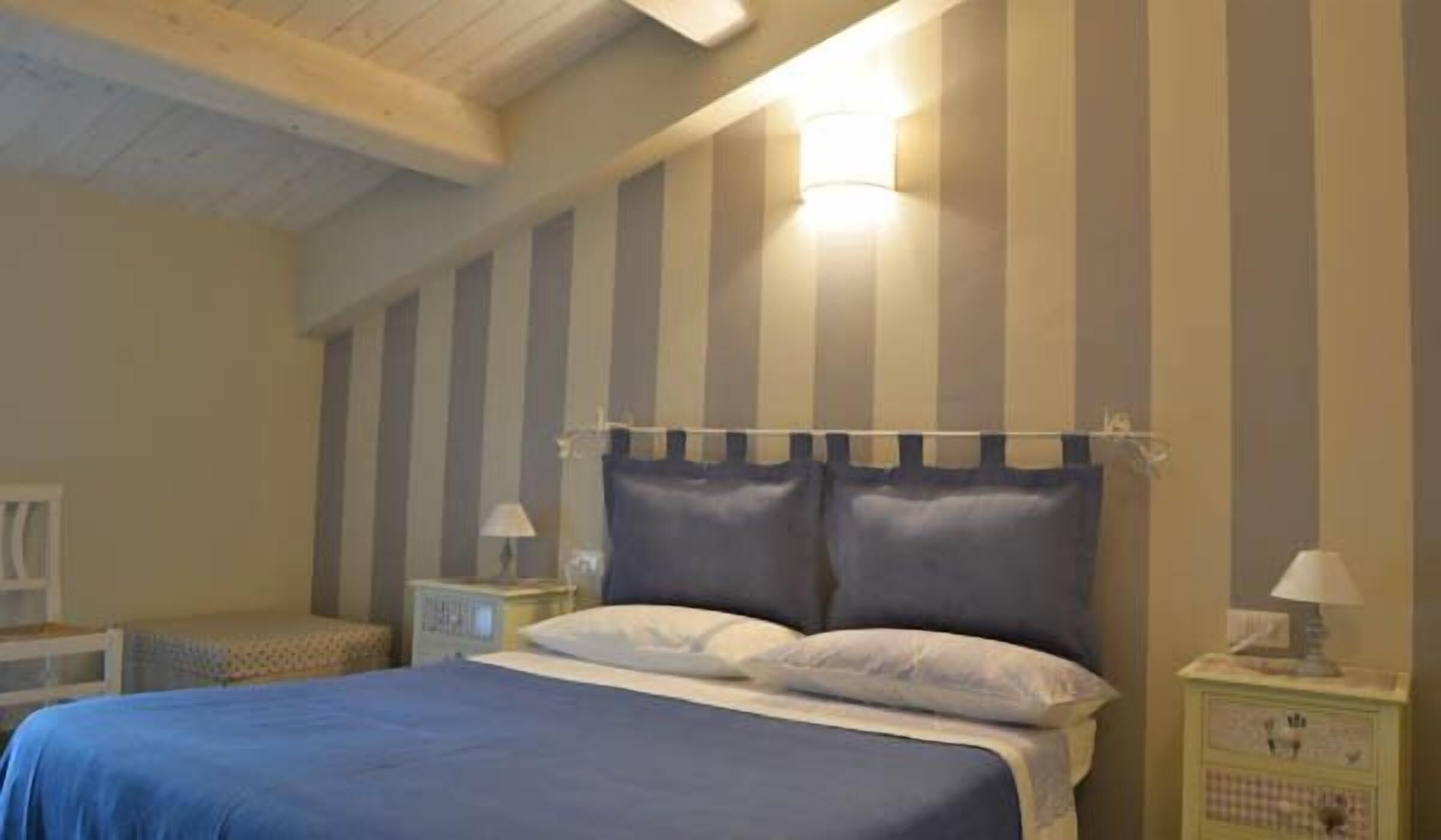 Literie de qualité supérieure, couette en duvet d'oie, minibar