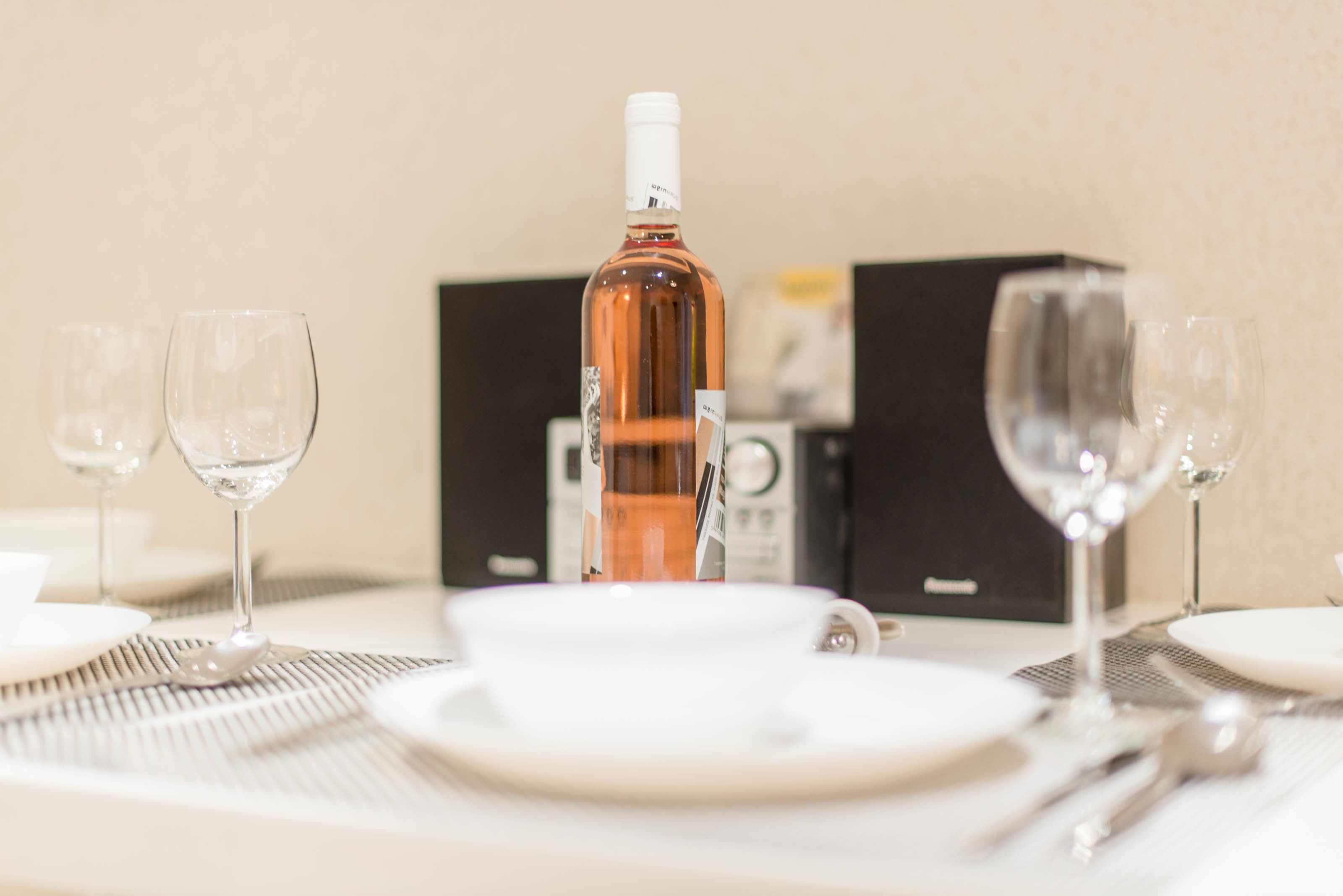 design apartment white  | food and drink