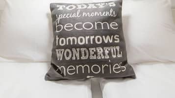 Design Apartment WHITE  | Individually decorated, soundproofing, iron/ironing board, free WiFi