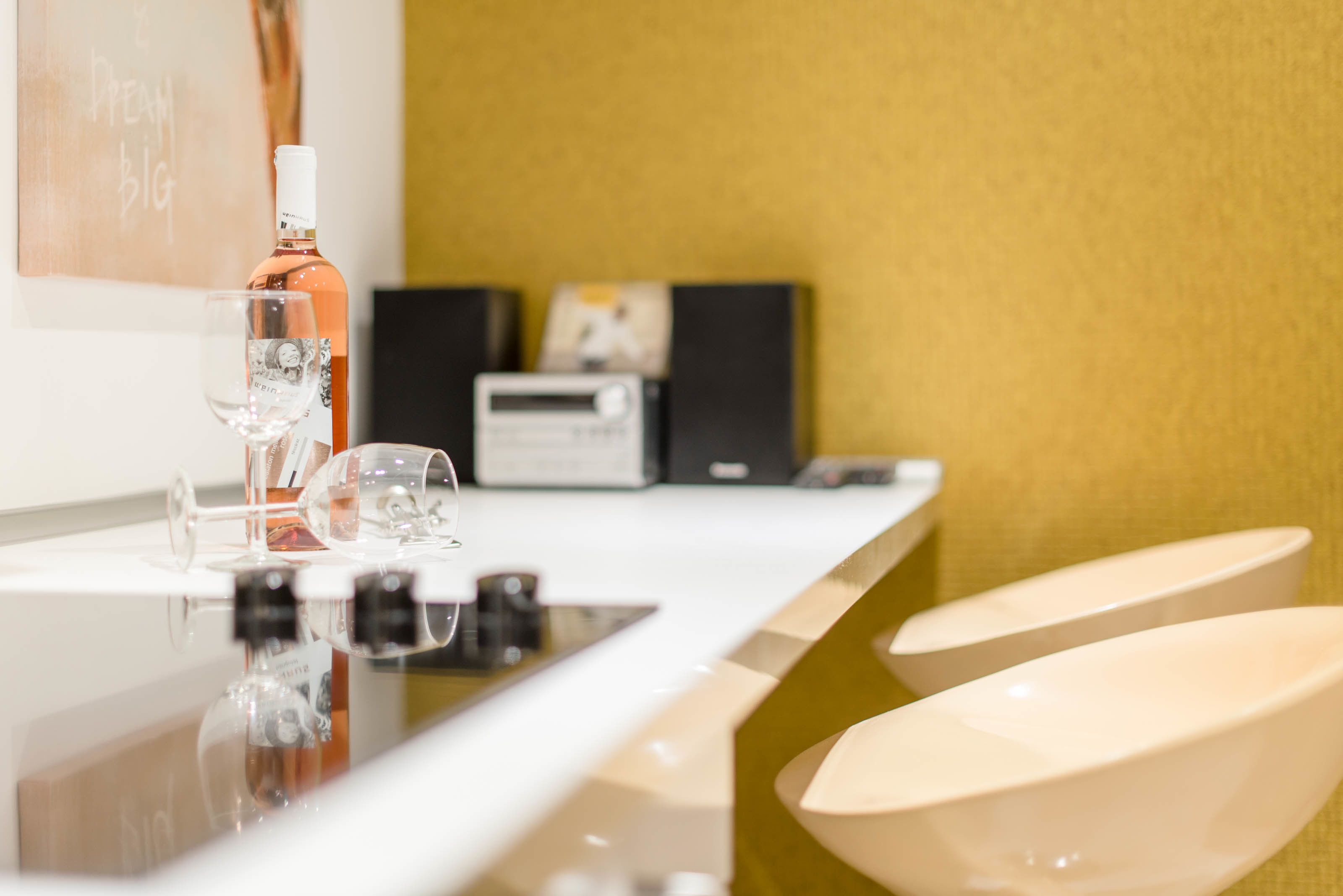 design apartment gold | room amenity