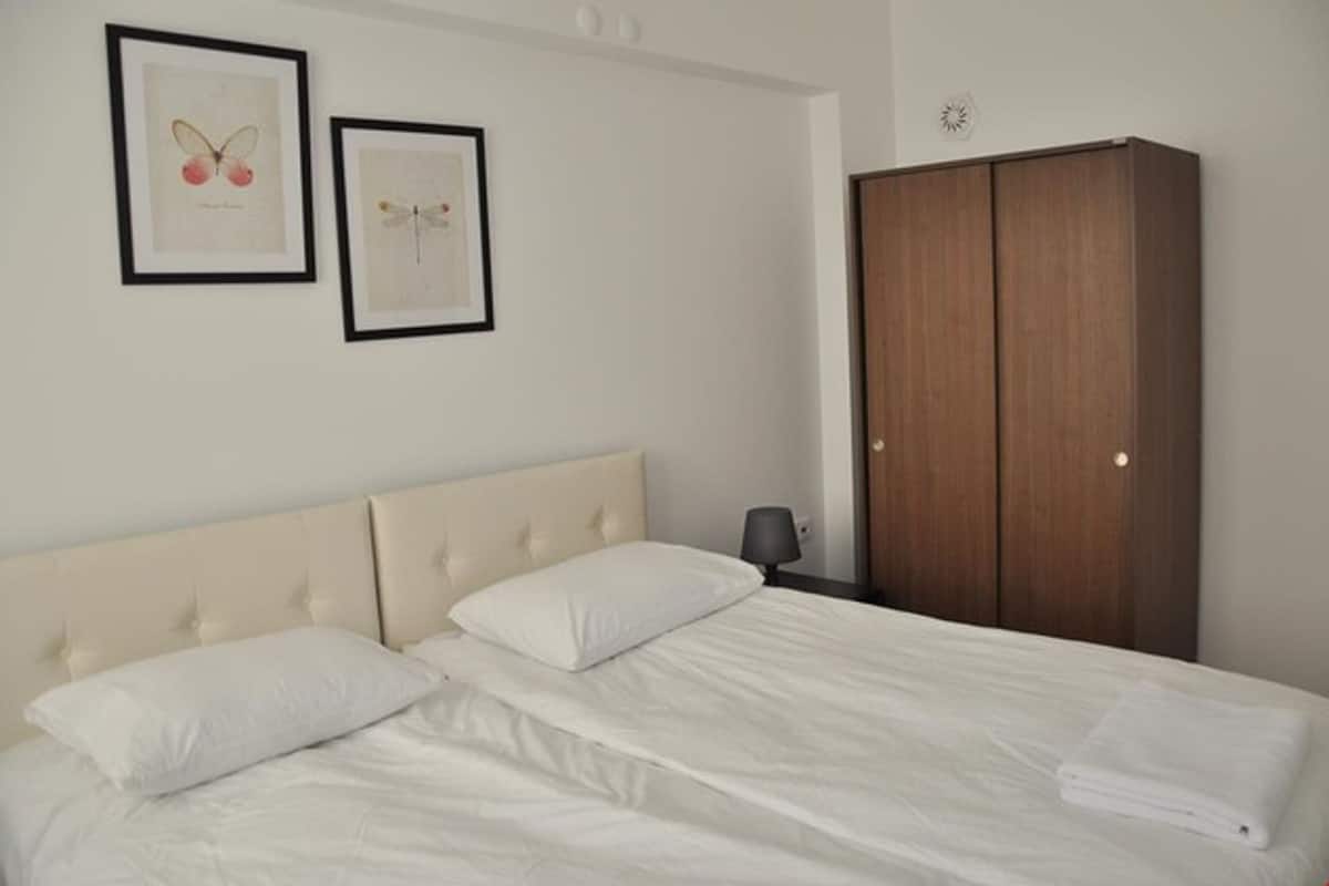 Minibar, soundproofing, iron/ironing board, free WiFi