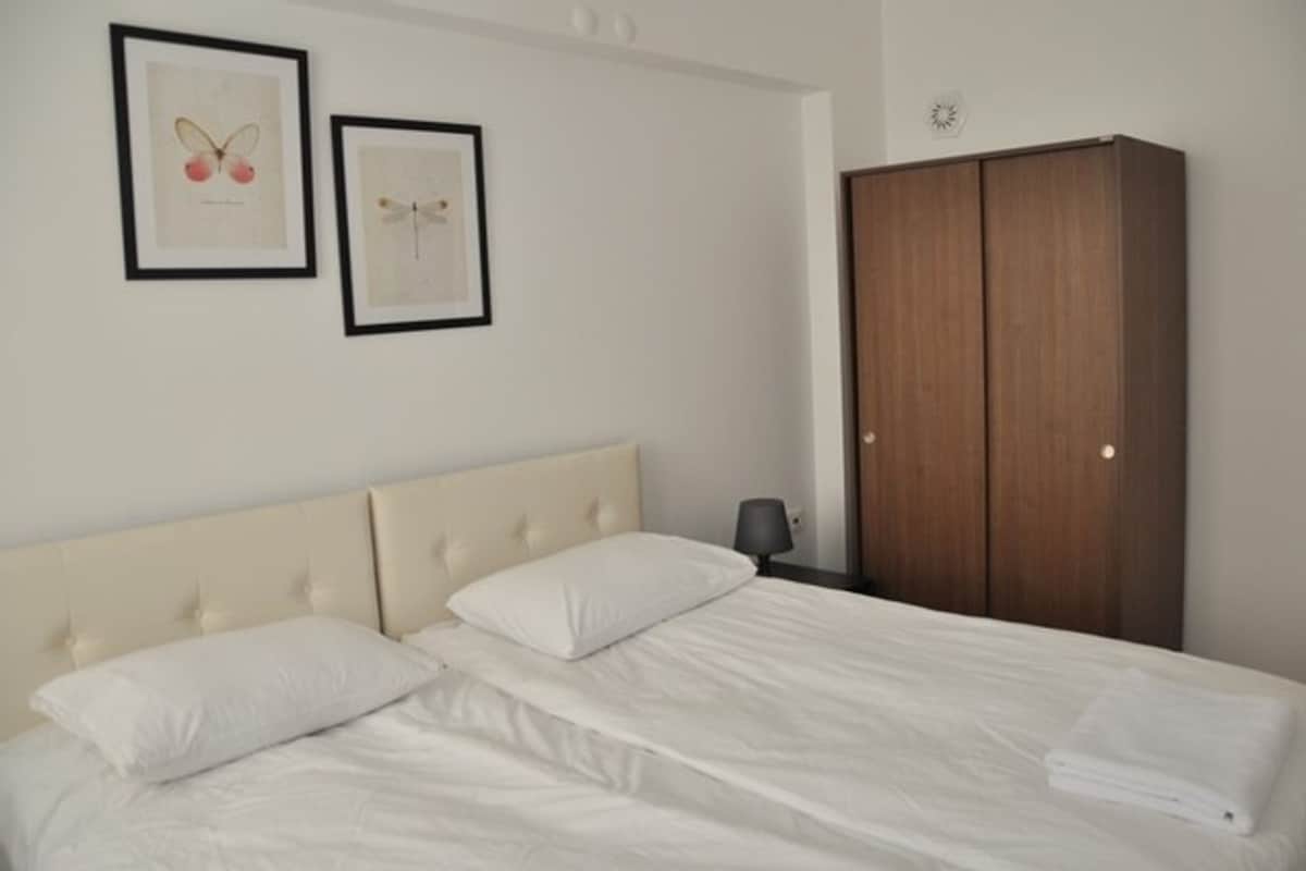 Minibar, soundproofing, iron/ironing board, WiFi (free)
