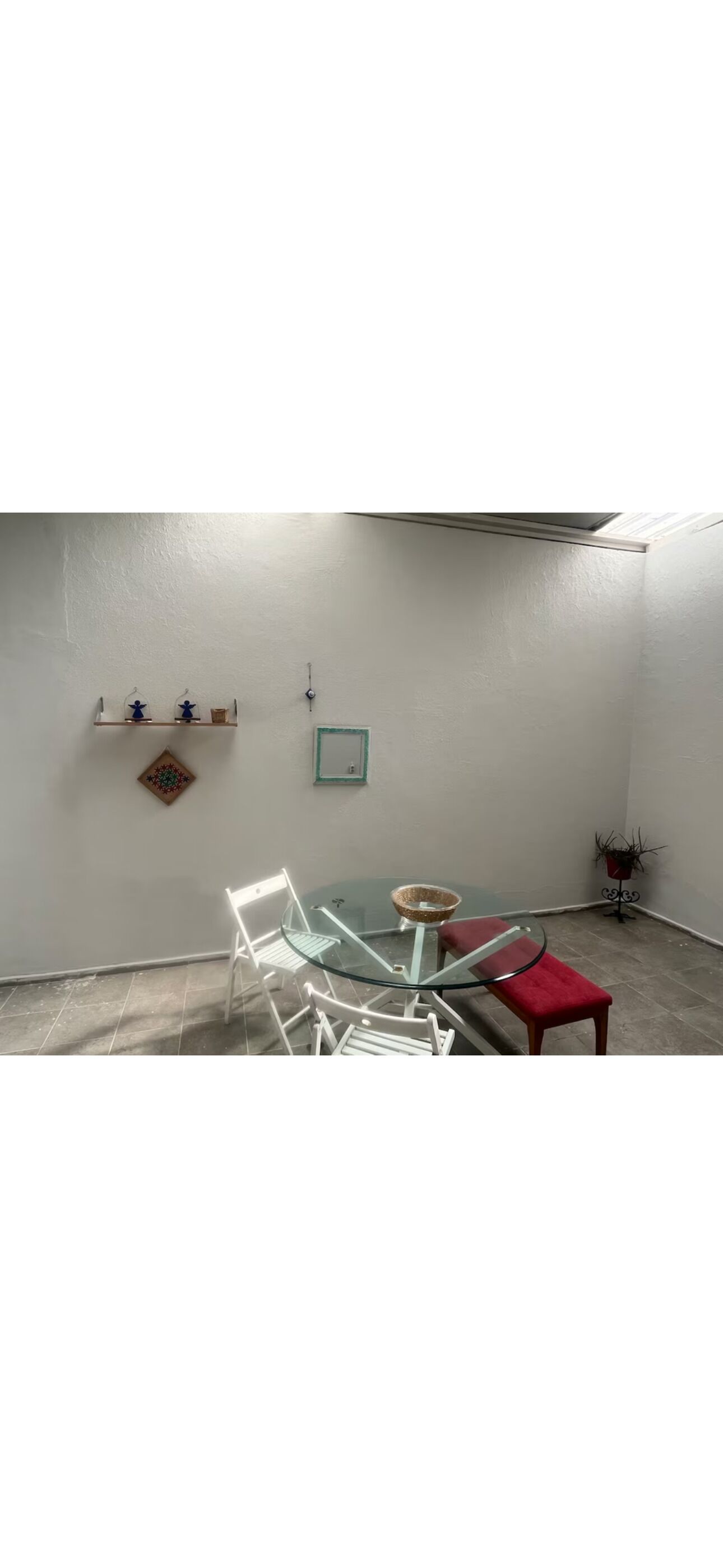 미니바, 책상, 노트북 작업 공간, 방음 설비