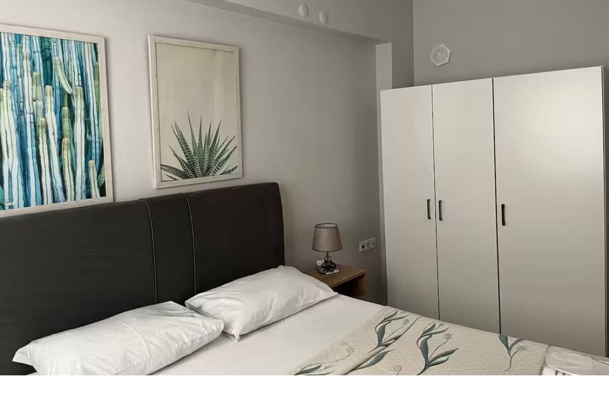 Minibar, desk, laptop workspace, soundproofing